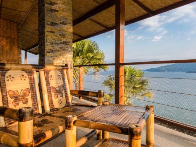 Villa De Pico Highland Beach Resort Puerto Galera Dış mekan fotoğraf
