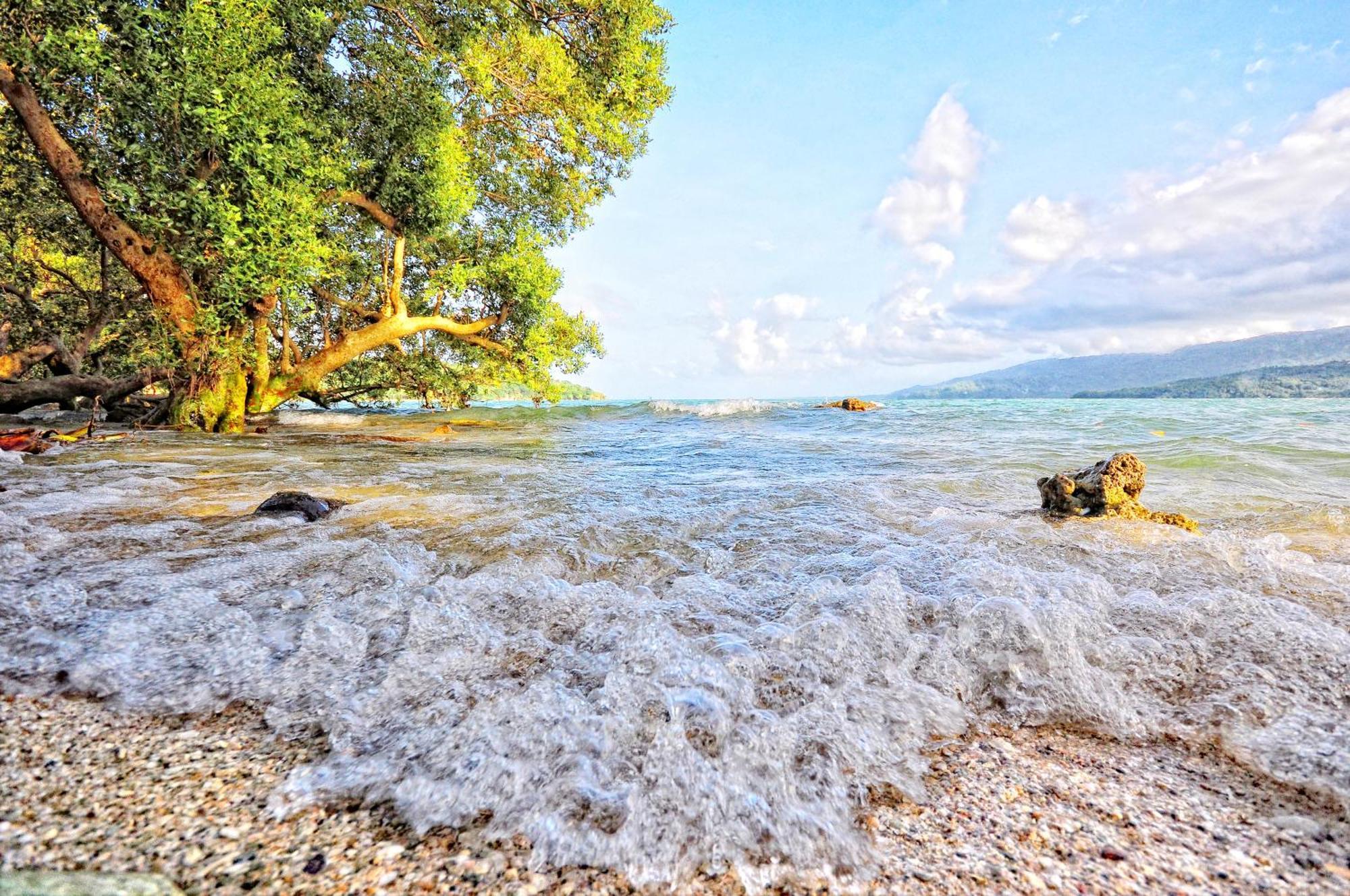 Villa De Pico Highland Beach Resort Puerto Galera Dış mekan fotoğraf